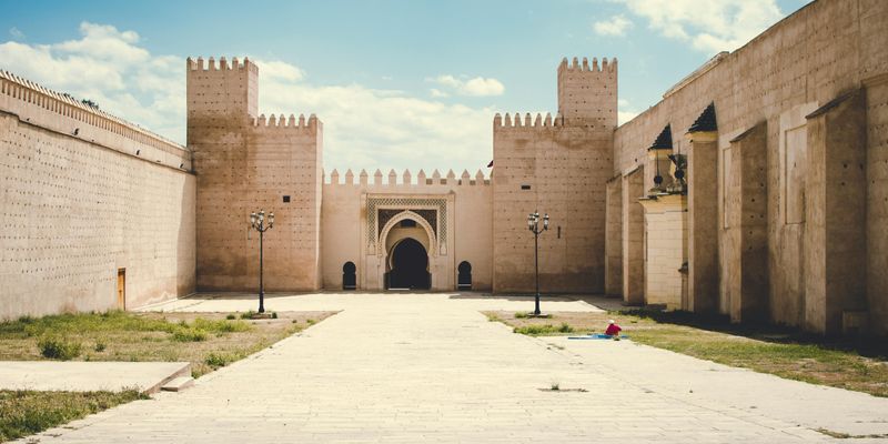 Why Discover the Enchanting Streets of Fez